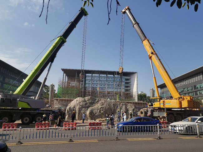 东海风景石吊装搬运